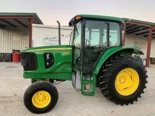 2005 John Deere 6215