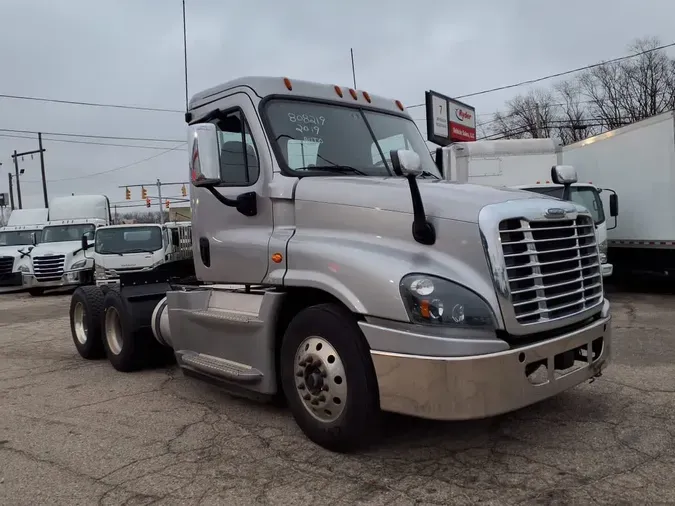 2019 FREIGHTLINER/MERCEDES CASCADIA 125e53615078b8d645a15b8e9c17c8bfc65
