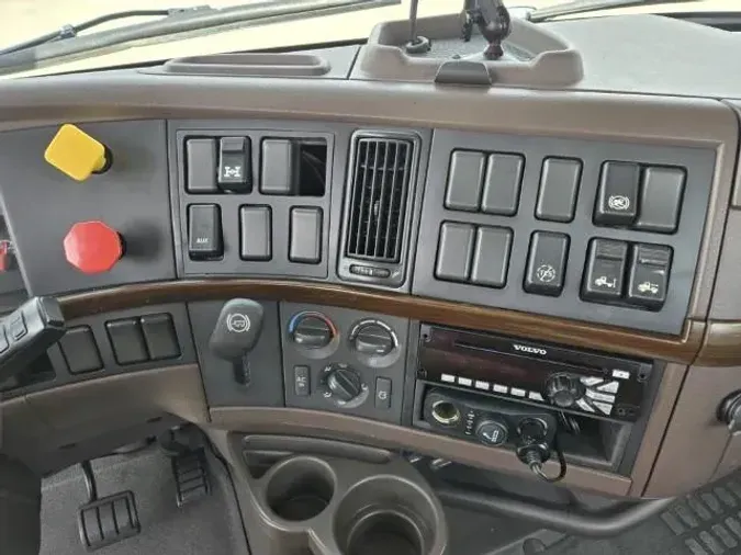 2016 Volvo VNL64T300