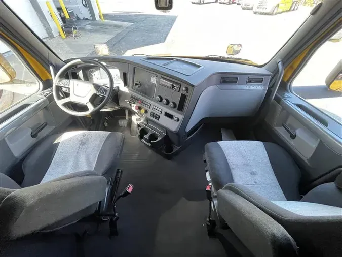 2020 FREIGHTLINER CA126