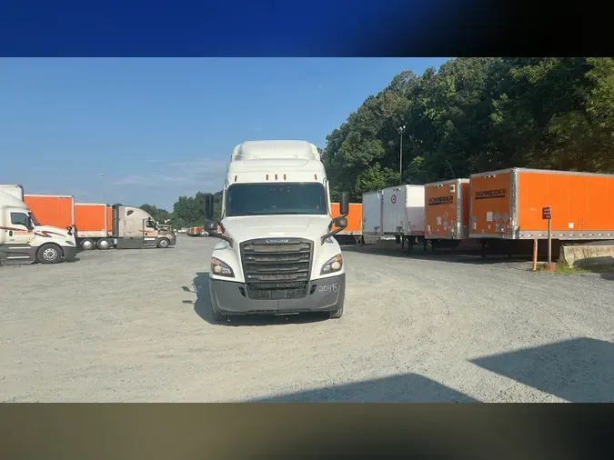 2021 Freightliner Cascadia 126
