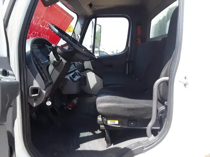 2016 FREIGHTLINER M2 106