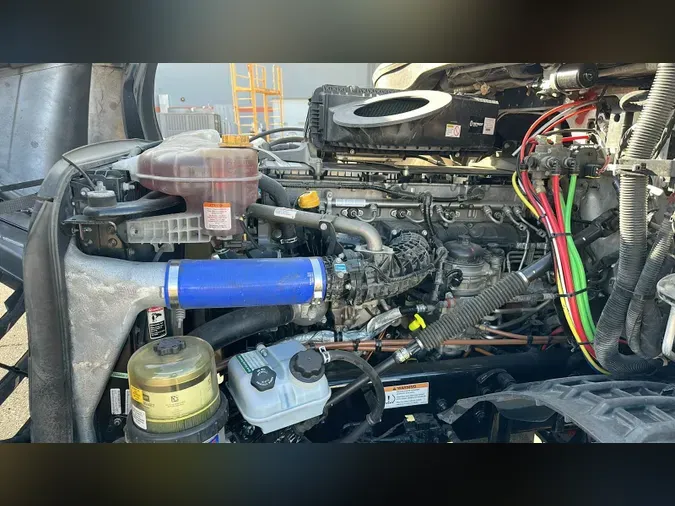 2024 Freightliner Cascadia 126e53e61e12a8ea21edcce4512b8fbb543