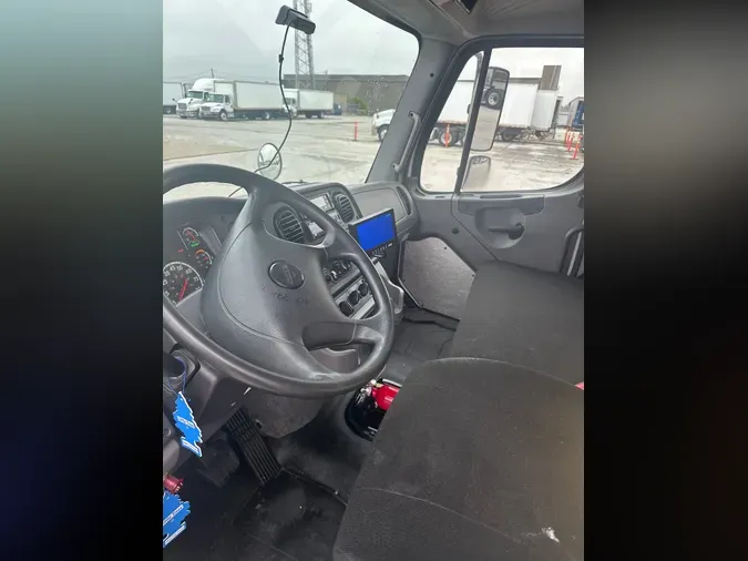 2020 FREIGHTLINER/MERCEDES M2 106