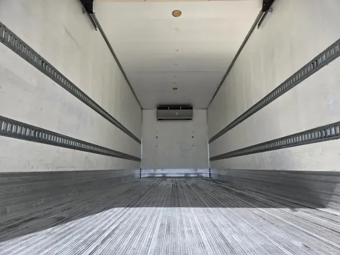 2019 Freightliner Business Class M2 106