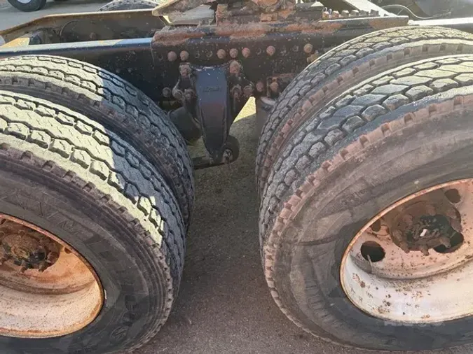2000 FREIGHTLINER FL112