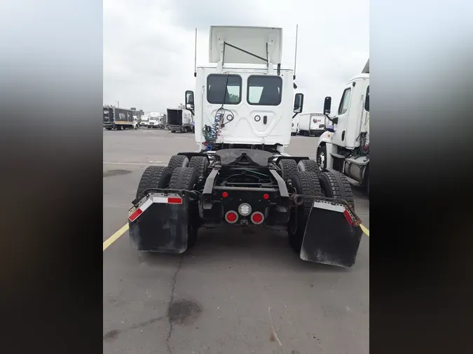 2019 FREIGHTLINER/MERCEDES CASCADIA 125