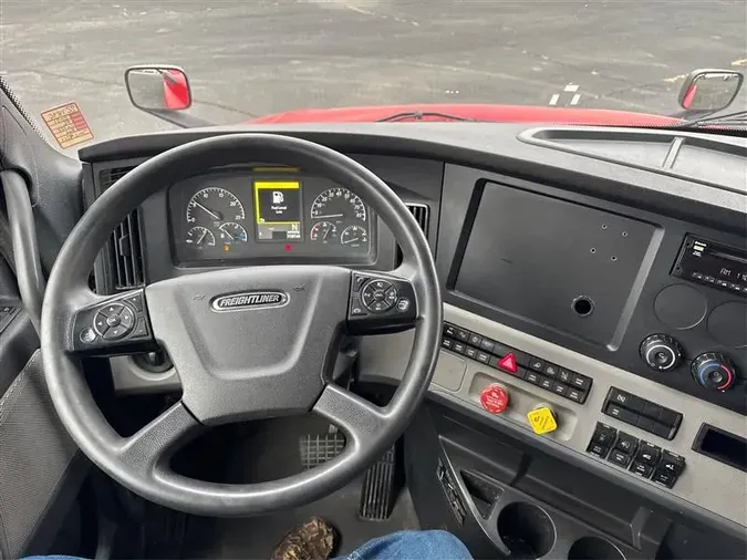 2021 FREIGHTLINER CA126