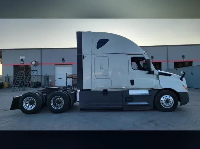 2022 Freightliner Cascadia 126