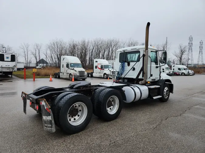 2017 MACK TRUCKS, INC. CXU600