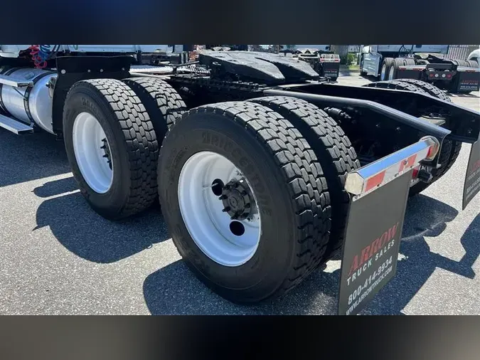 2020 FREIGHTLINER CA126