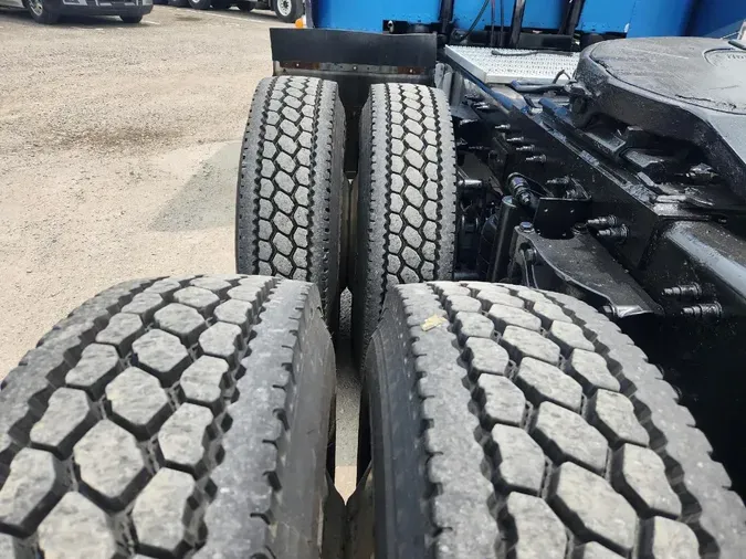 2015 PETERBILT 389