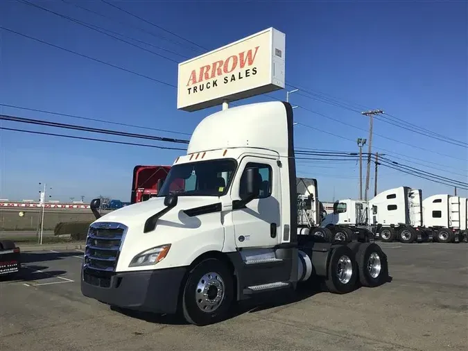 2020 FREIGHTLINER CA126