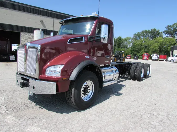 2025 Kenworth T880 Short Hood