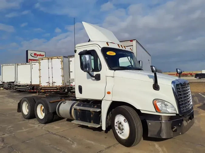 2017 FREIGHTLINER/MERCEDES CASCADIA 125