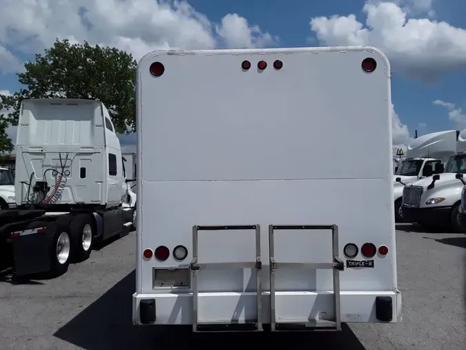 2017 FREIGHTLINER M2 106