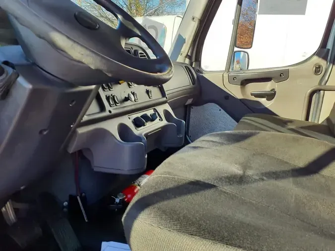 2016 FREIGHTLINER/MERCEDES M2 106