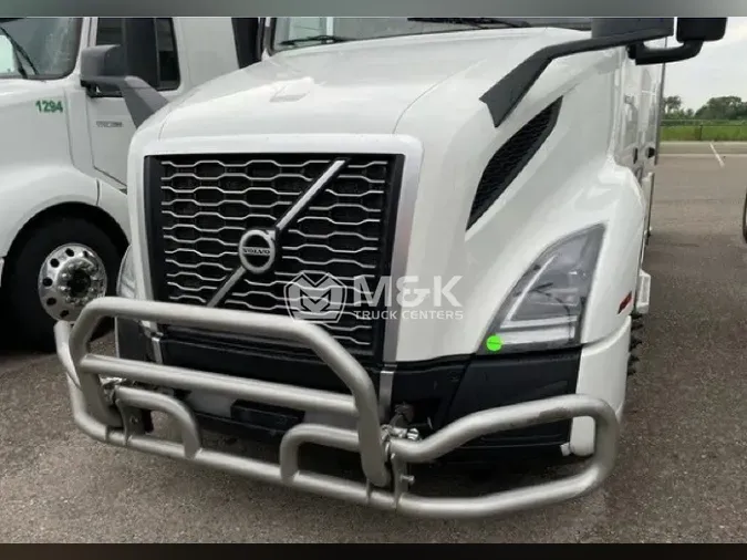 2023 VOLVO VNL64T760