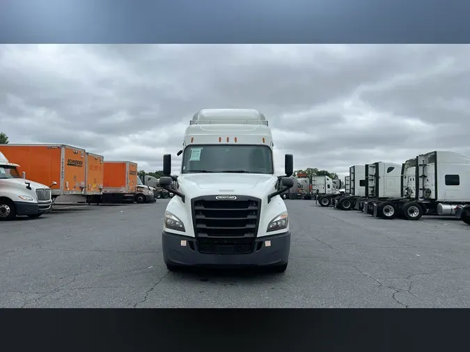 2020 Freightliner Cascadia 126