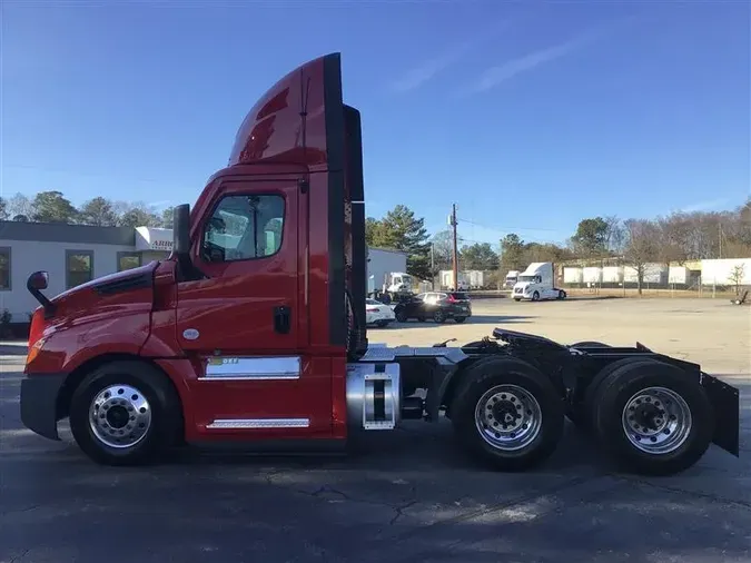 2021 FREIGHTLINER CA126