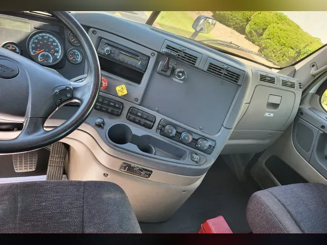 2016 FREIGHTLINER/MERCEDES CASCADIA 113