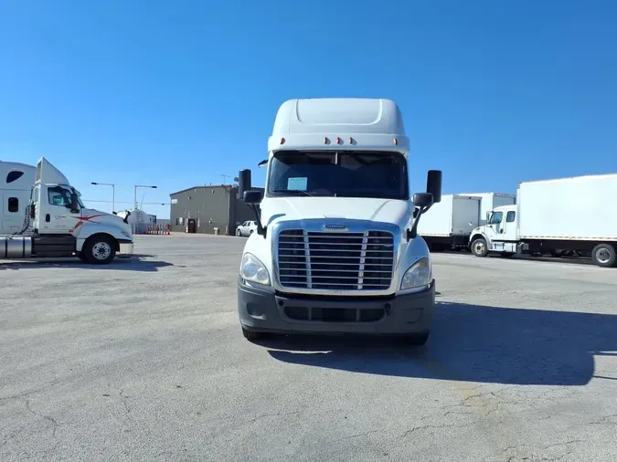 2019 FREIGHTLINER/MERCEDES CASCADIA 125