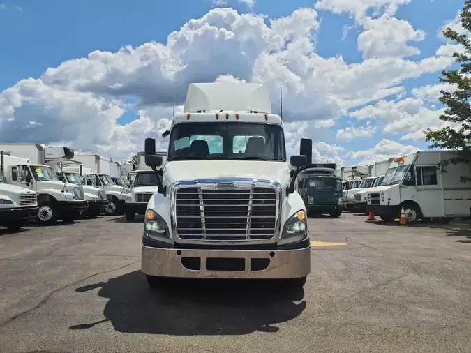 2019 FREIGHTLINER CASCADIA 125