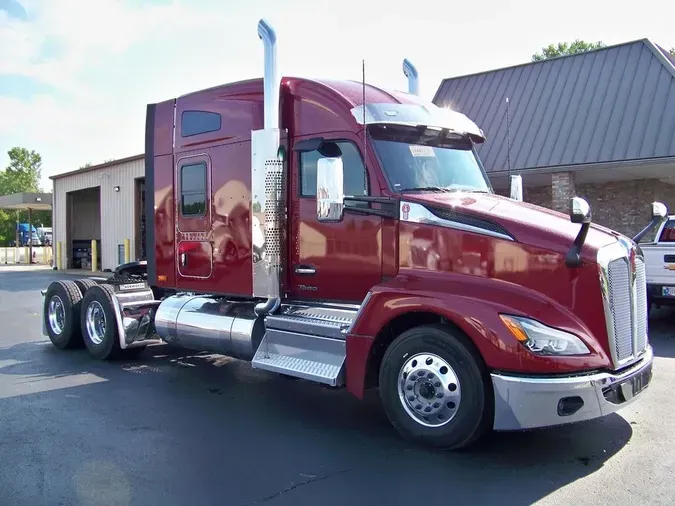 2025 Kenworth T680