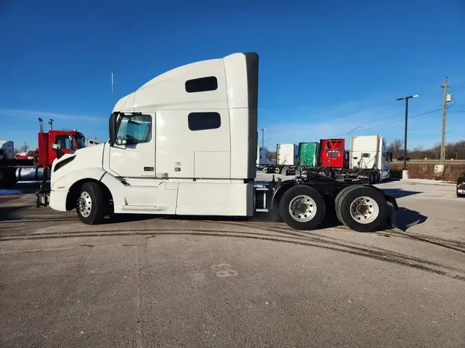 2020 VOLVO VNL64T760