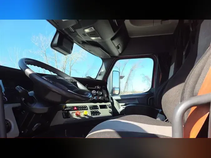 2021 FREIGHTLINER CA126e589e1b47b650fee62b2a7be31fa3e7e