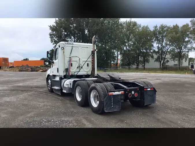 2021 Freightliner Cascadia 126