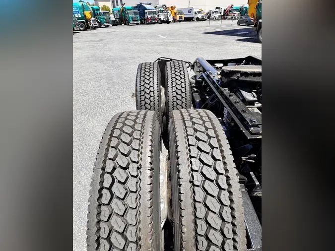 2022 Peterbilt 579e58e539fd07817977ba1be07fec4b2fb