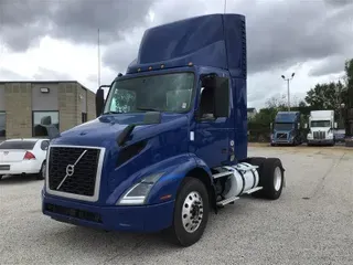 2020 VOLVO VNR42T