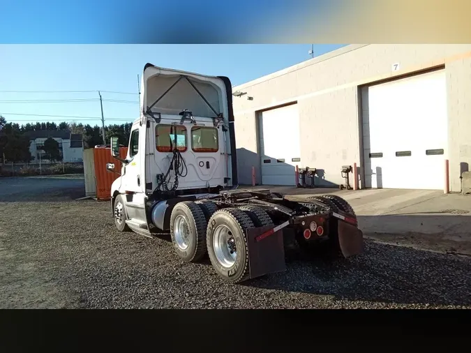 2020 Freightliner Cascadia 126e590ac291a3352a8be44b6417d25bece