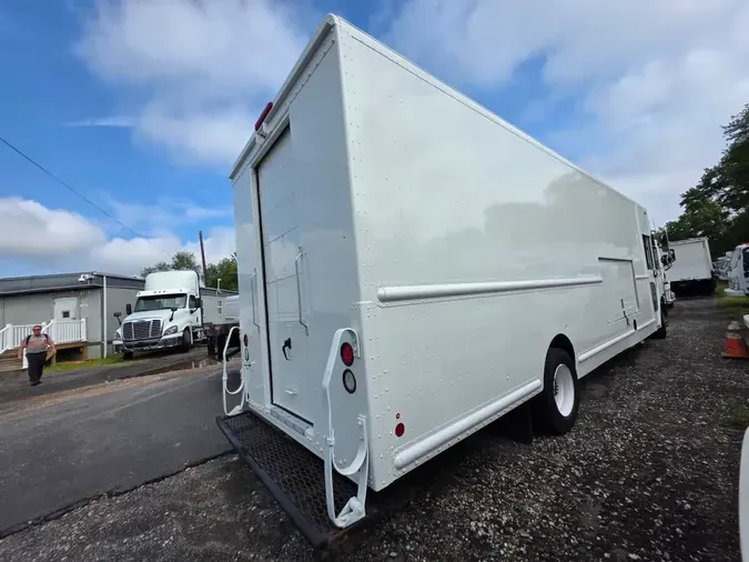 2017 FRTLR CUSTOM CHASSIS CORP MT55