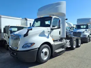 2018 NAVISTAR INTERNATIONAL LT625 DAYCAB T/A