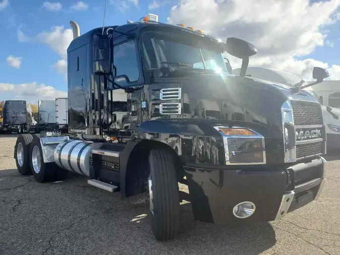 2020 MACK AN64T