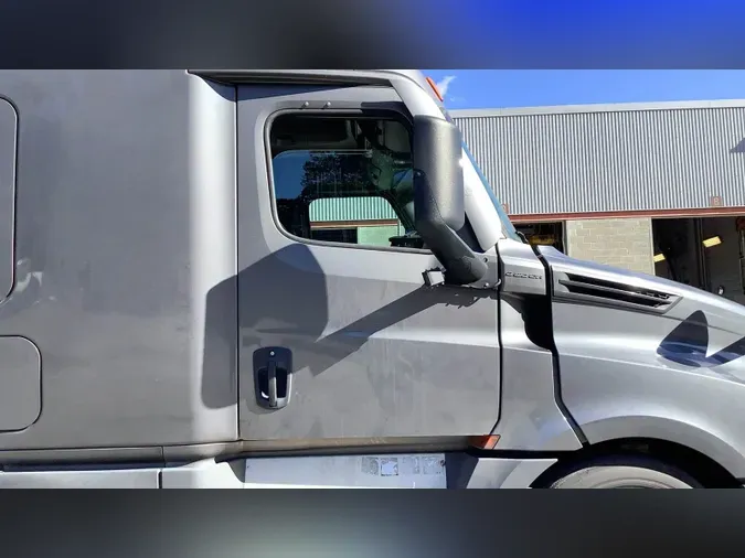 2022 Freightliner Cascadia 126