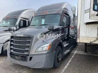 2021 FREIGHTLINER Cascadia 126