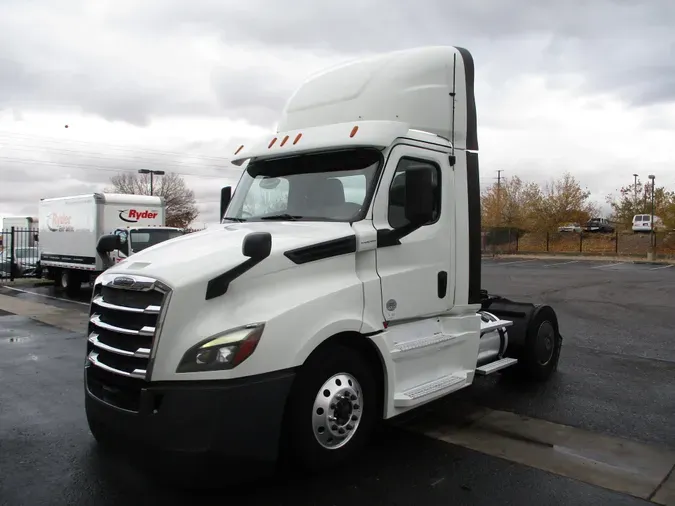 2019 FREIGHTLINER/MERCEDES NEW CASCADIA 126e59adad1e4fddc4f551f274cf5f3884d