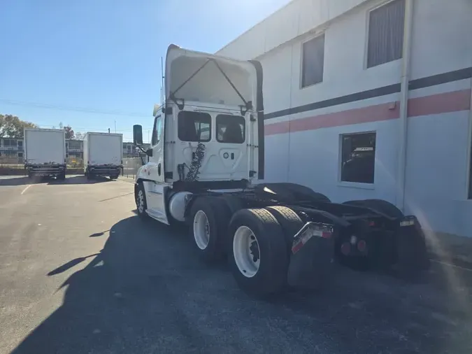 2019 FREIGHTLINER/MERCEDES CASCADIA 125e59b02e0999873883b09ed436dfa610f