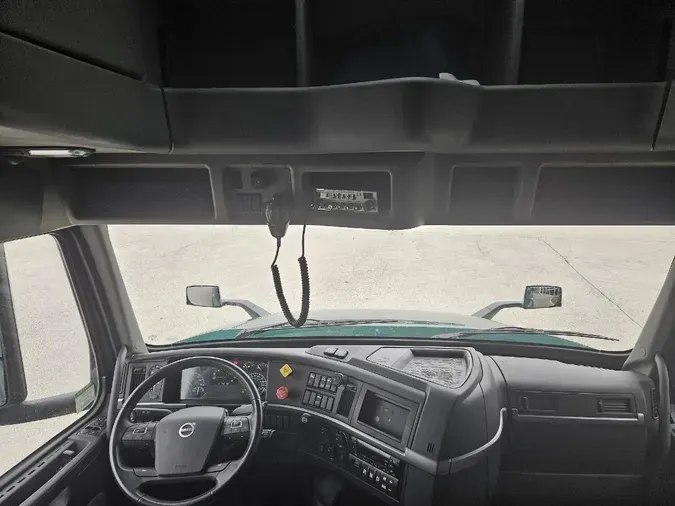 2025 VOLVO VNL64T860e59db0c8ef54f725fe3413b8a12c7c1f