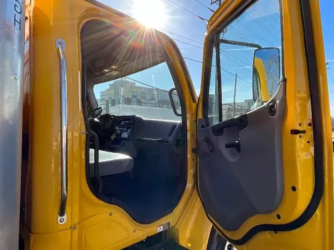 2018 Freightliner M2