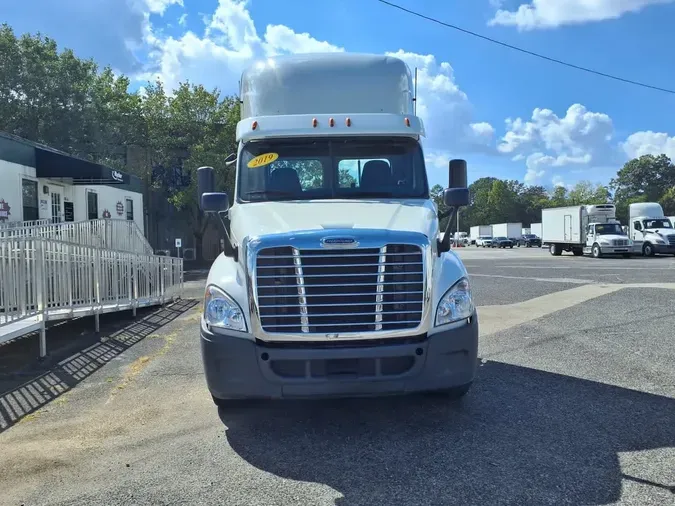 2019 FREIGHTLINER/MERCEDES CASCADIA 125e5a08551c8130975e0b43ea206cf6fb6