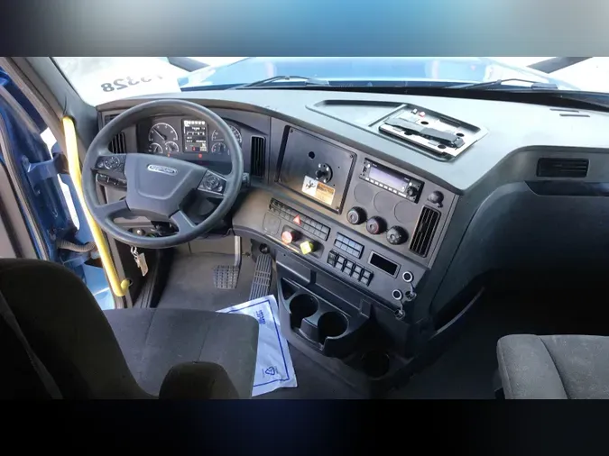 2023 Freightliner Cascadia 126