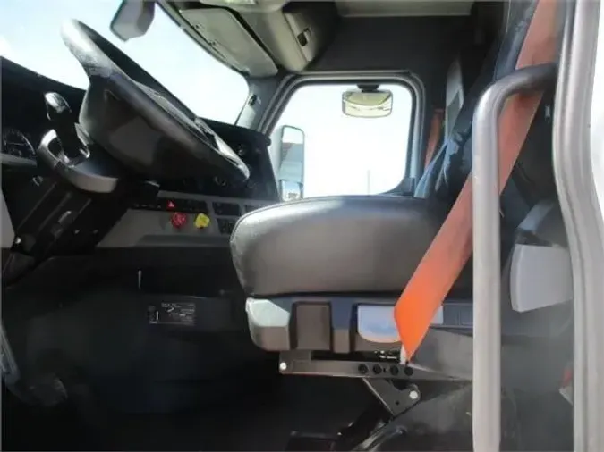 2020 FREIGHTLINER CASCADIA 126