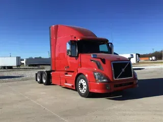 2015 VOLVO VNL630