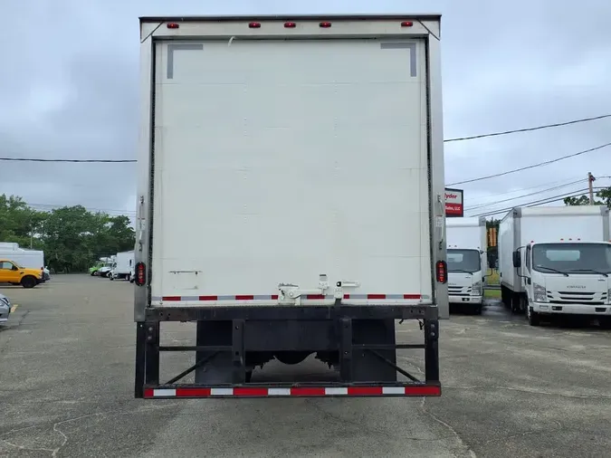 2018 FREIGHTLINER M2 106