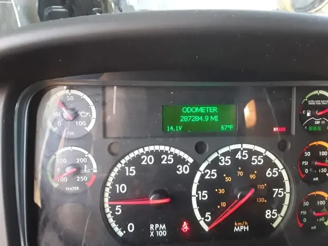 2018 FREIGHTLINER/MERCEDES M2 106