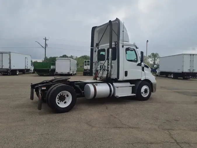 2019 FREIGHTLINER NEW CASCADIA 116